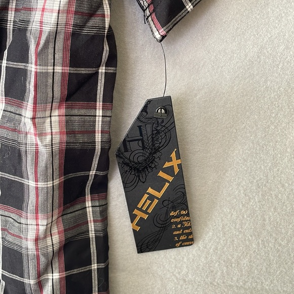 HELIX XL Boys Short Sleeve Button Down Graphic Back Pocket Front Shirt NWT - Picture 3 of 8
